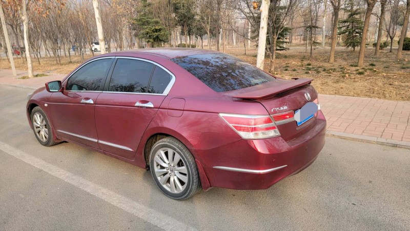 聊城13年本田雅阁3