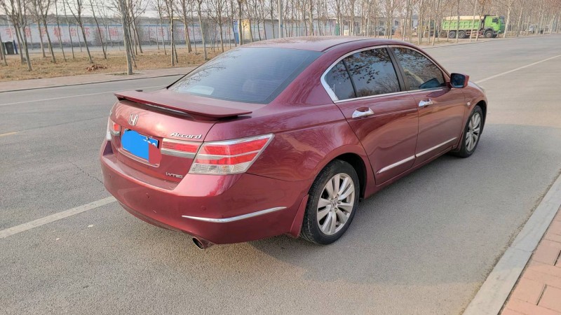 聊城13年本田雅阁2