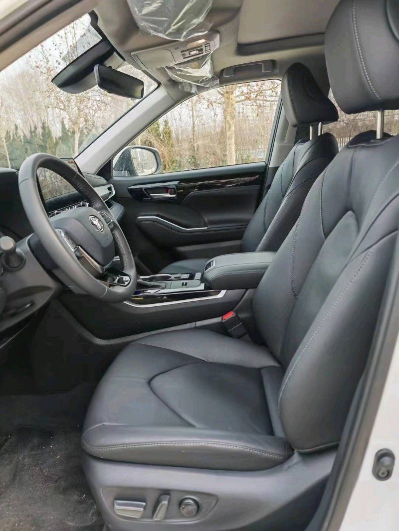 济南23年丰田汉兰达4