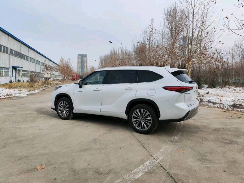 济南23年丰田汉兰达8