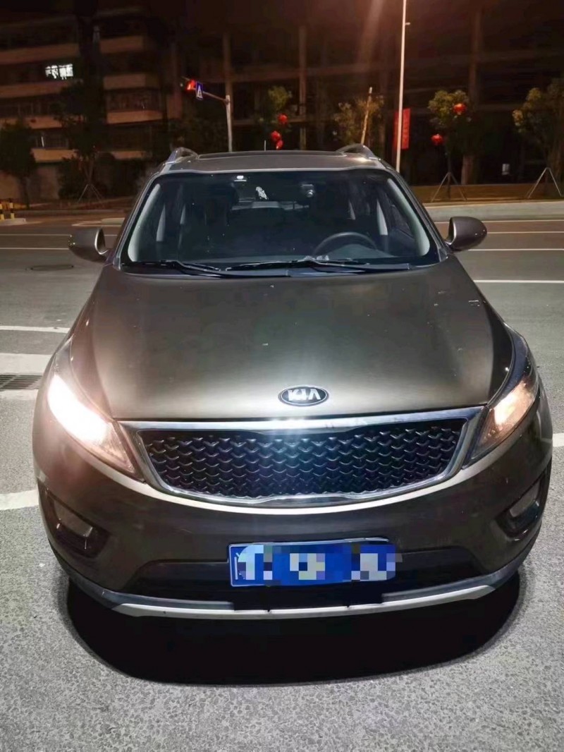 济南17年起亚智跑1