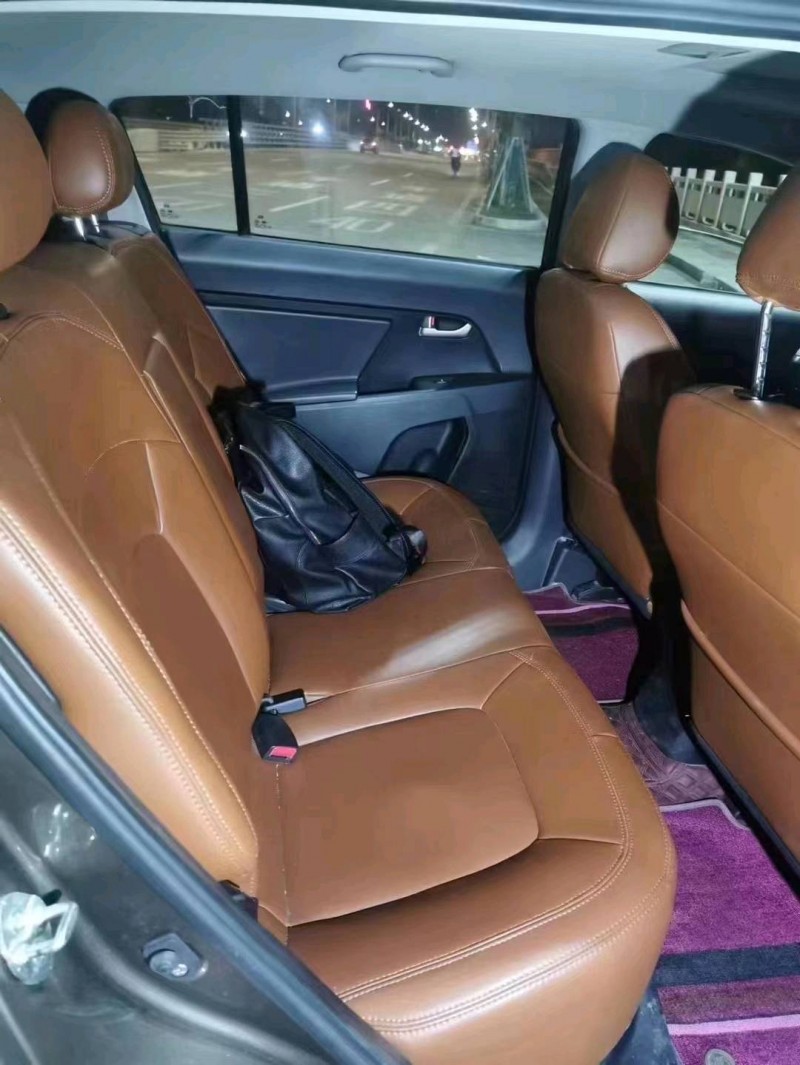 济南17年起亚智跑4