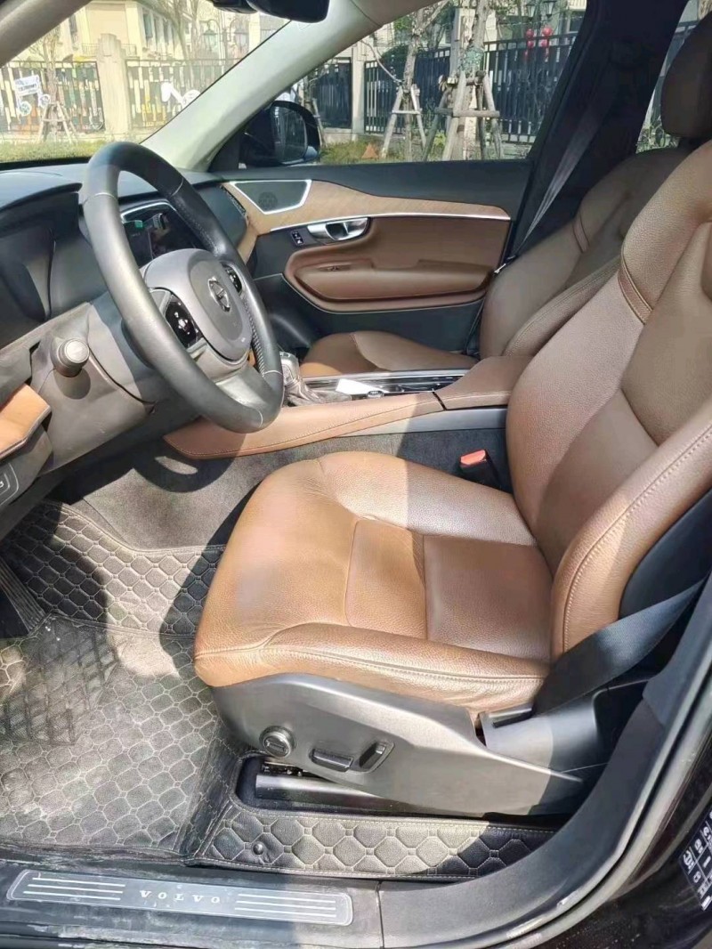 重庆20年沃尔沃XC904