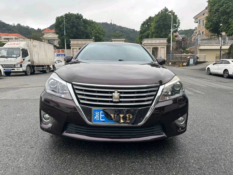 广州13年丰田皇冠1