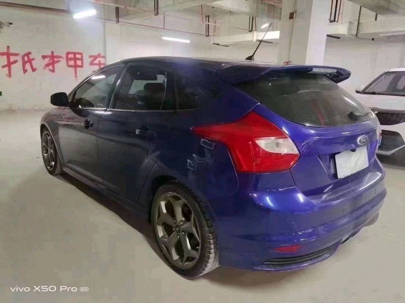 安顺14年福特福克斯4