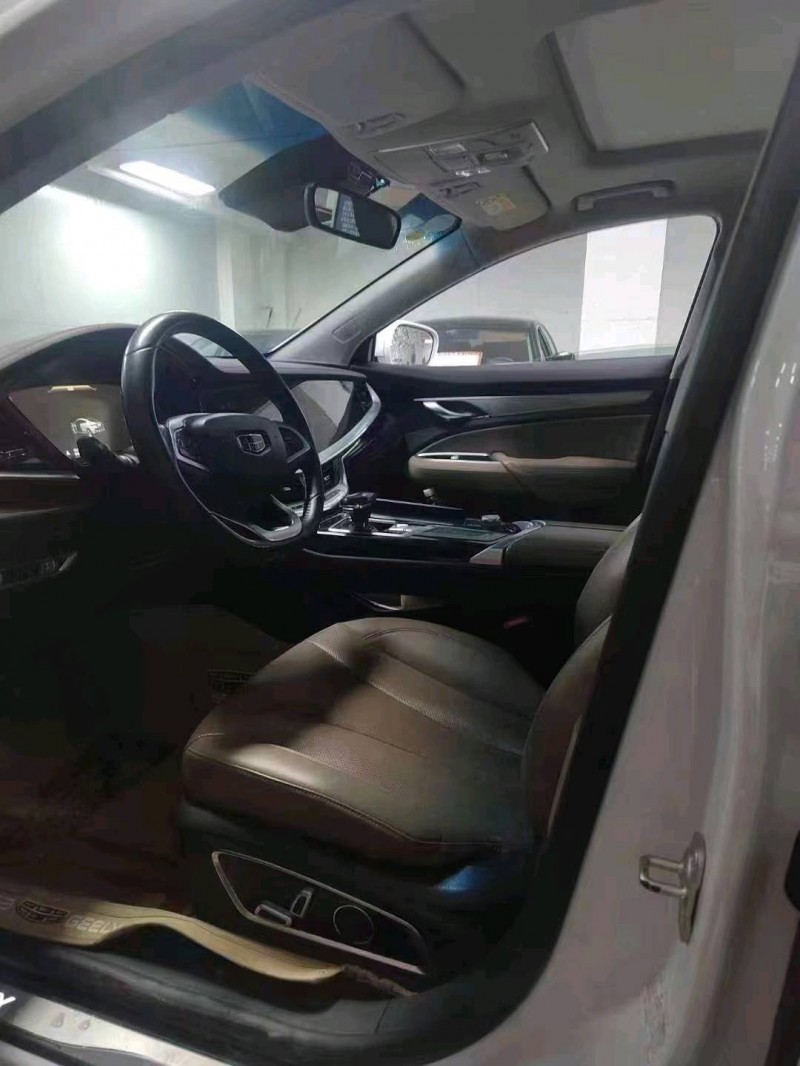 安顺19年吉利博瑞4