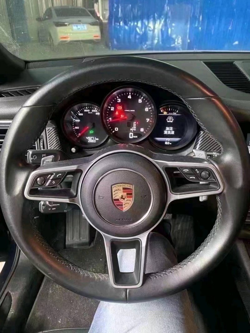 安顺20年保时捷Macan4