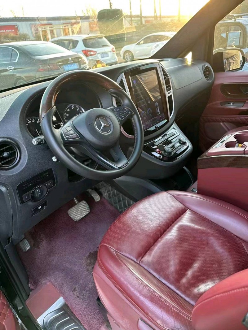 邢台17年奔驰威霆5