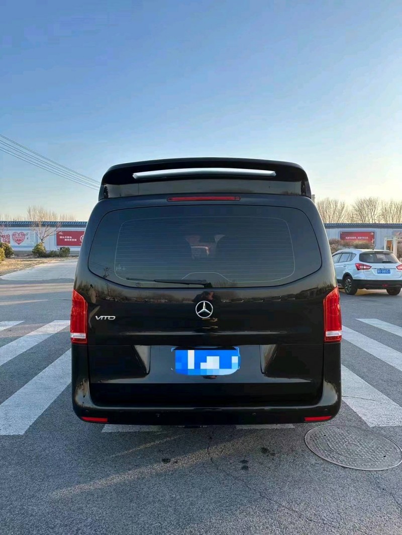 邢台17年奔驰威霆8