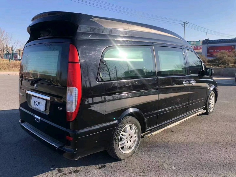 北京14年奔驰唯雅诺3