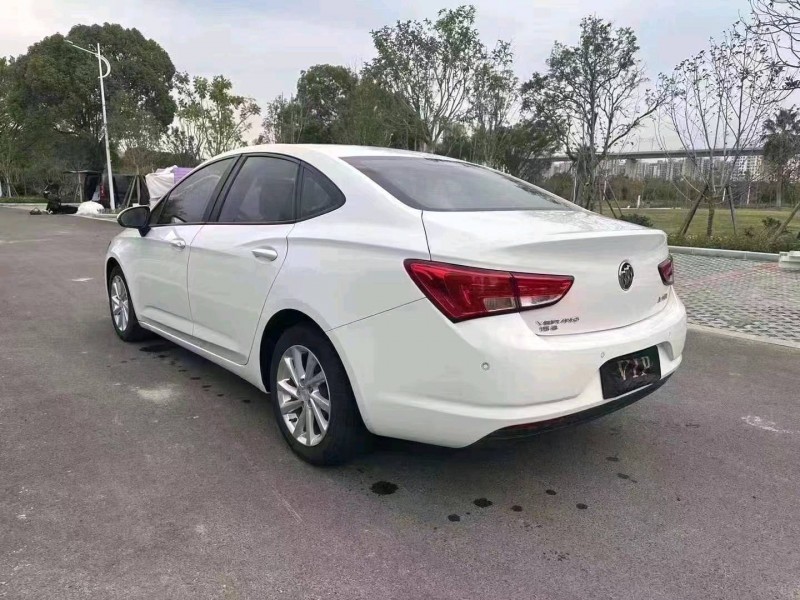 嘉兴18年别克威朗4