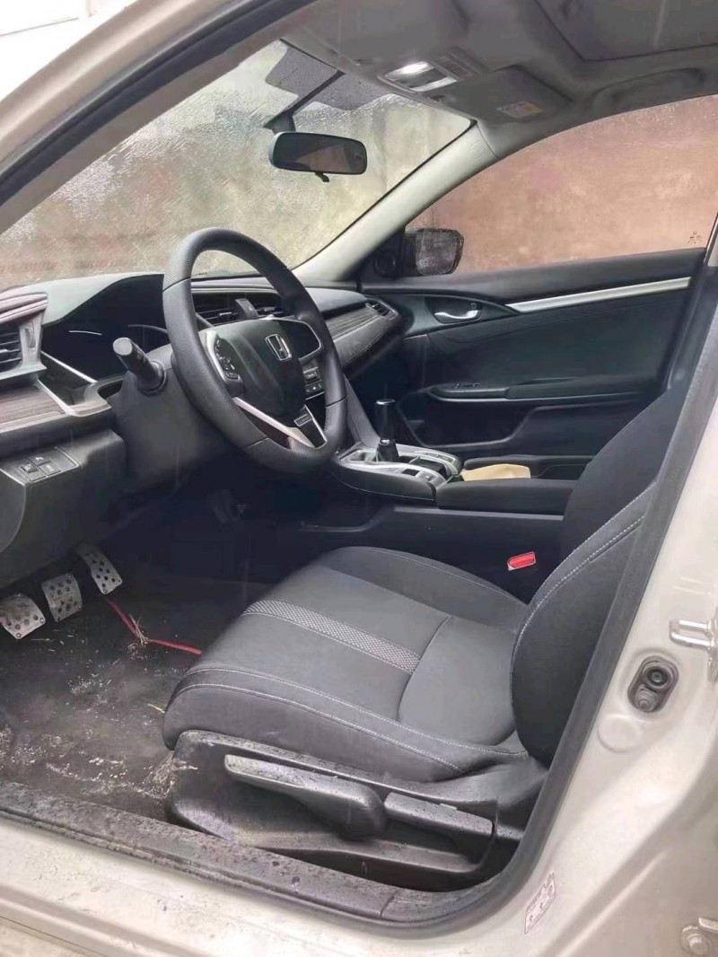 嘉兴21年本田思域8