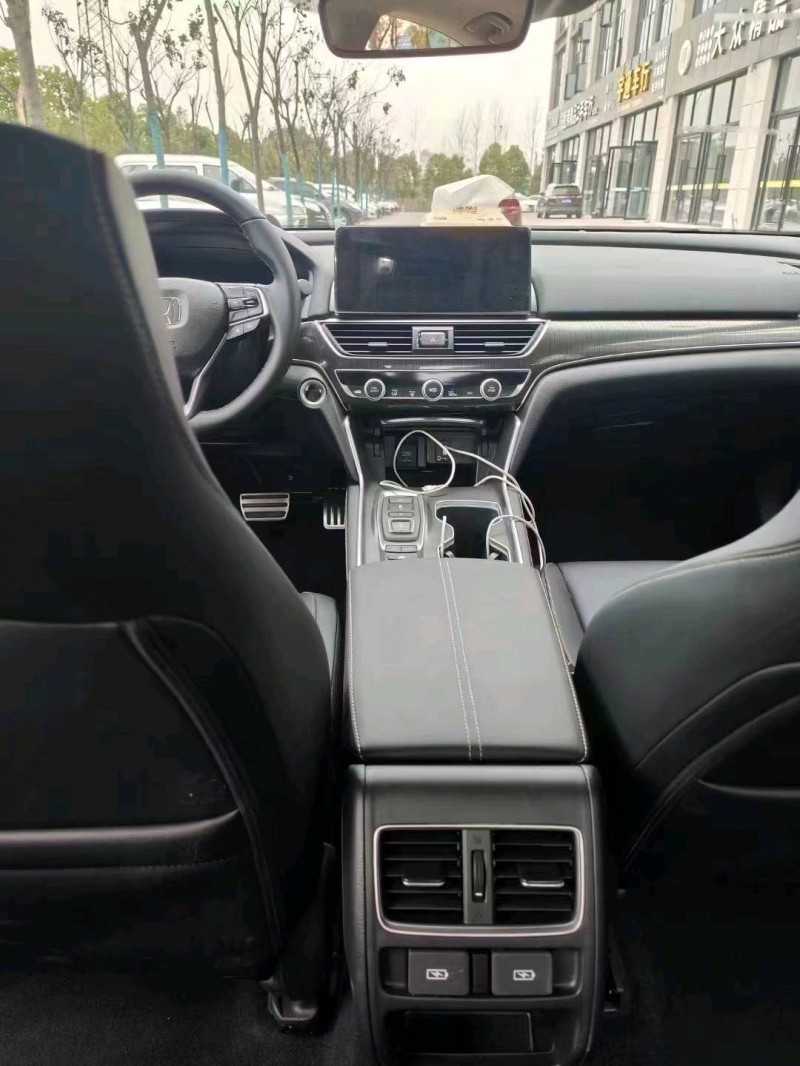 宜昌22年本田雅阁4