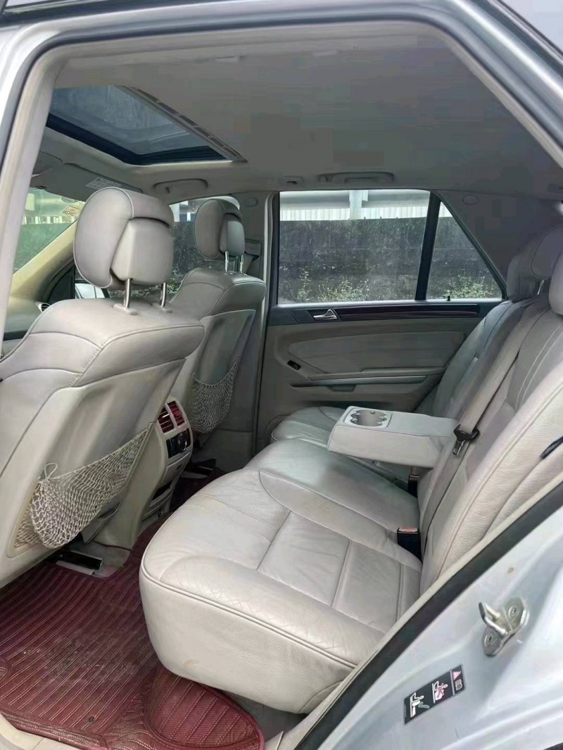 中山09年奔驰ML7