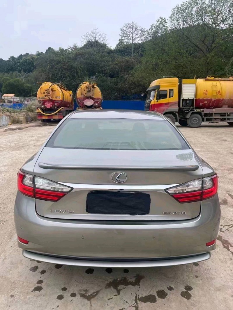 邯郸17年雷克萨斯ES6