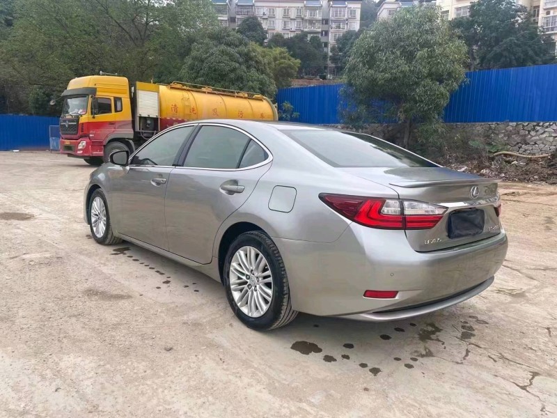 邯郸17年雷克萨斯ES8