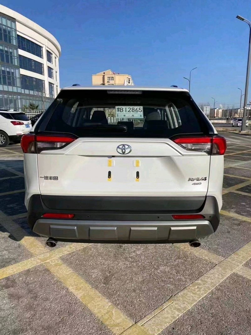 宜春23年丰田RAV4荣放4