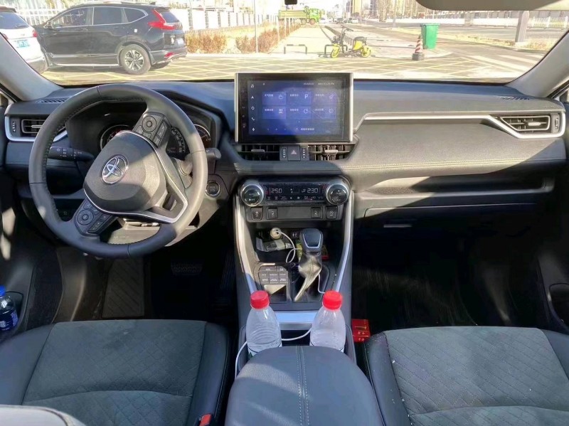 宜春23年丰田RAV4荣放8
