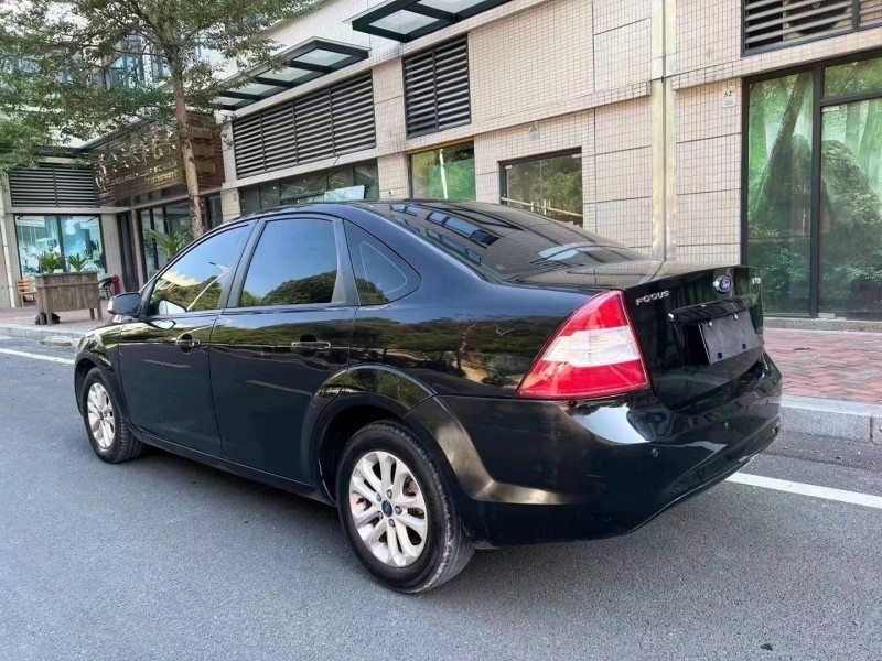 中山14年福特福克斯4