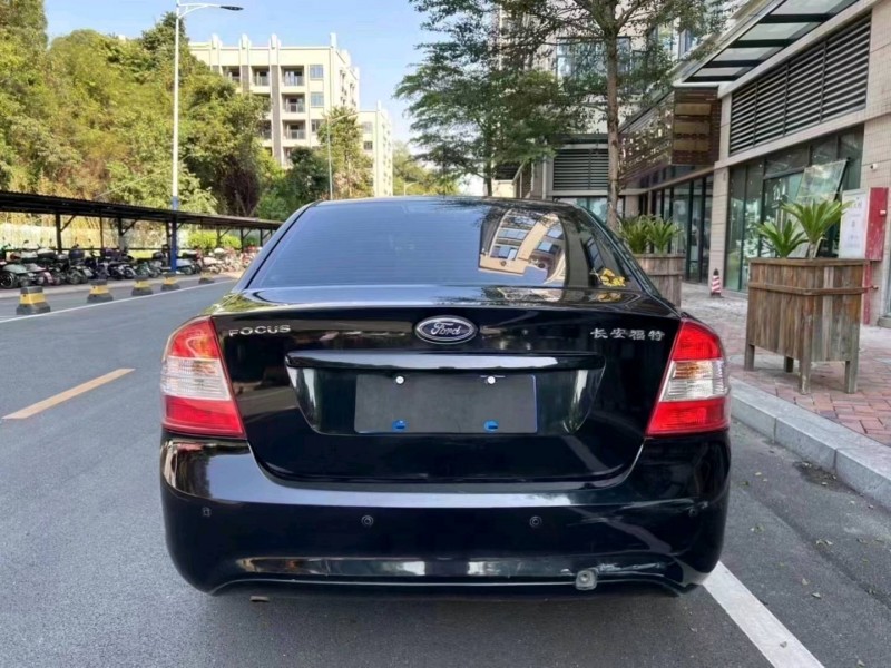 中山14年福特福克斯5