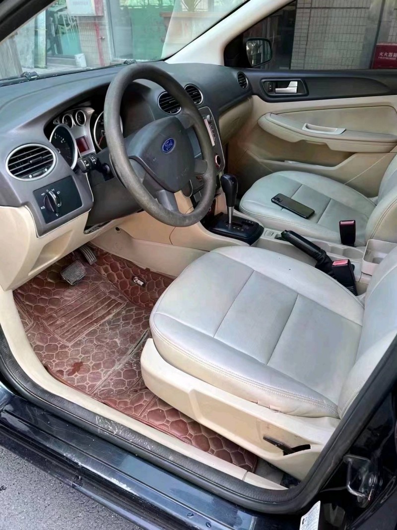 中山14年福特福克斯6