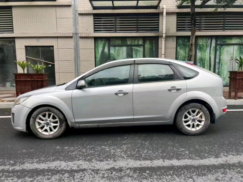 中山11年福特福克斯3