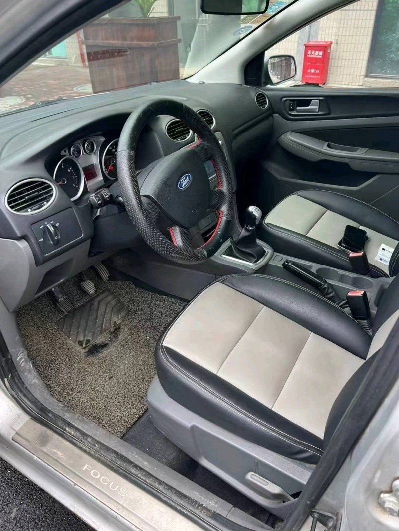 中山11年福特福克斯6