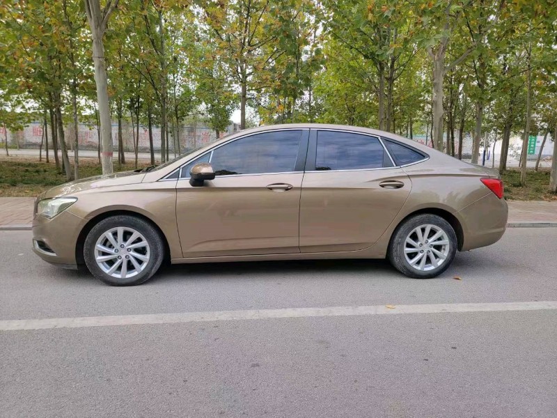 临沂16年别克威朗7