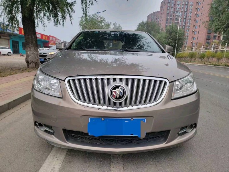 东营13年别克君越9