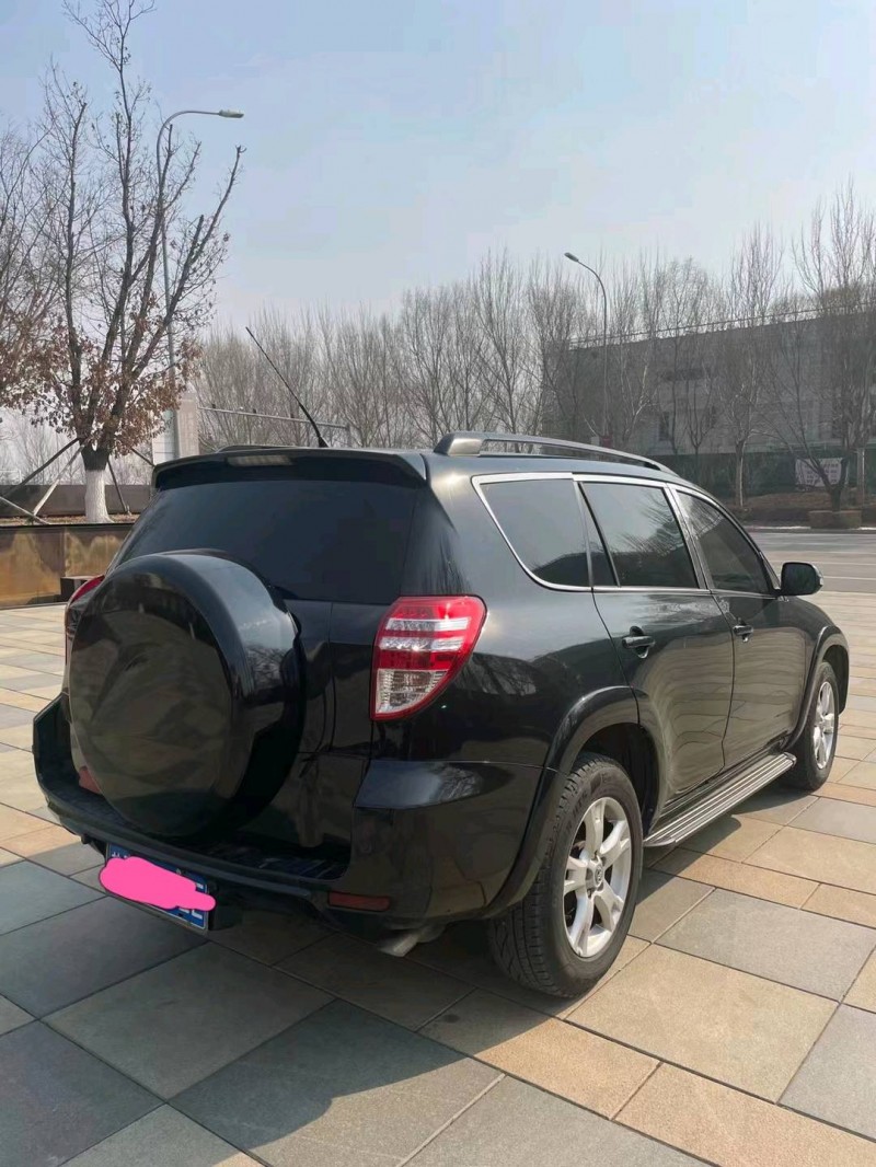 沈阳12年丰田RAV46