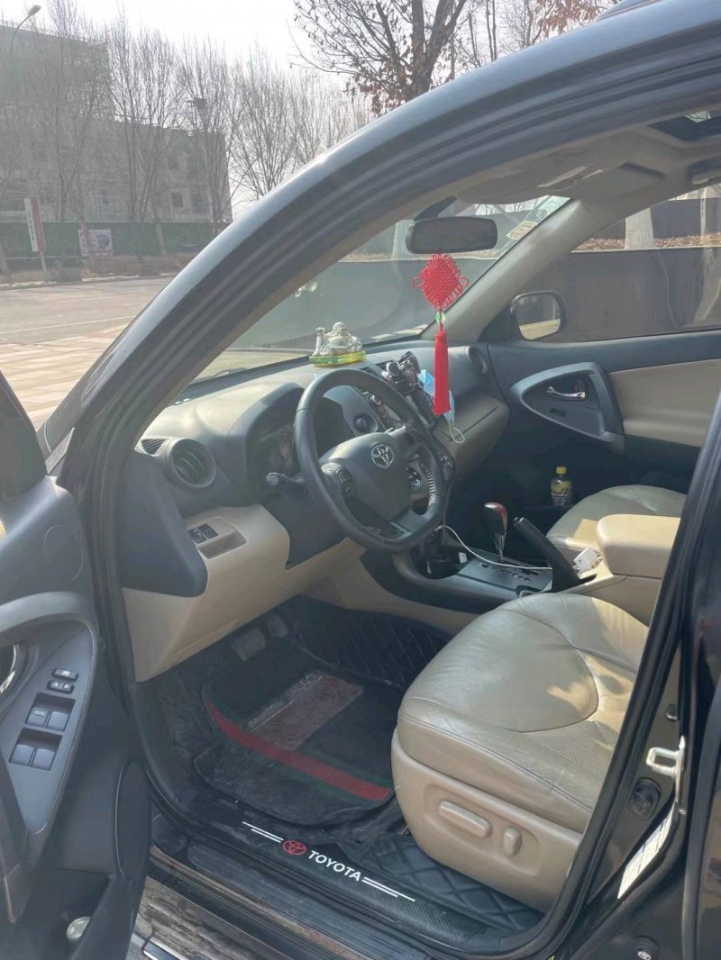 沈阳12年丰田RAV49