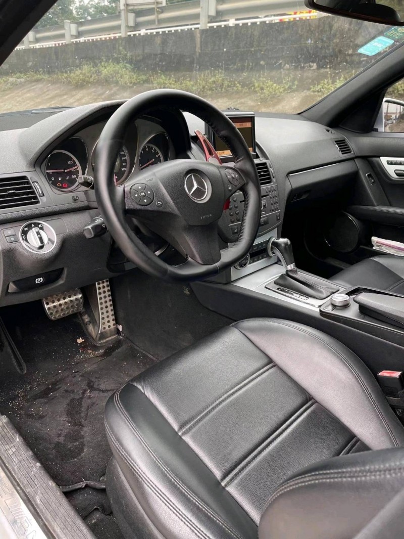 中山11年奔驰AMG6