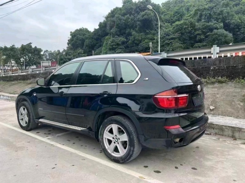 中山13年宝马X56