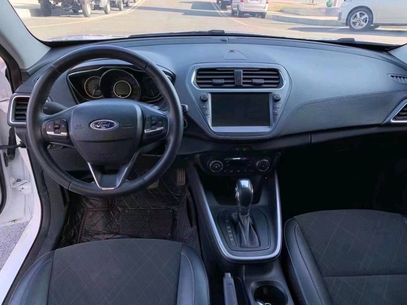 宜春21年福特福睿斯5