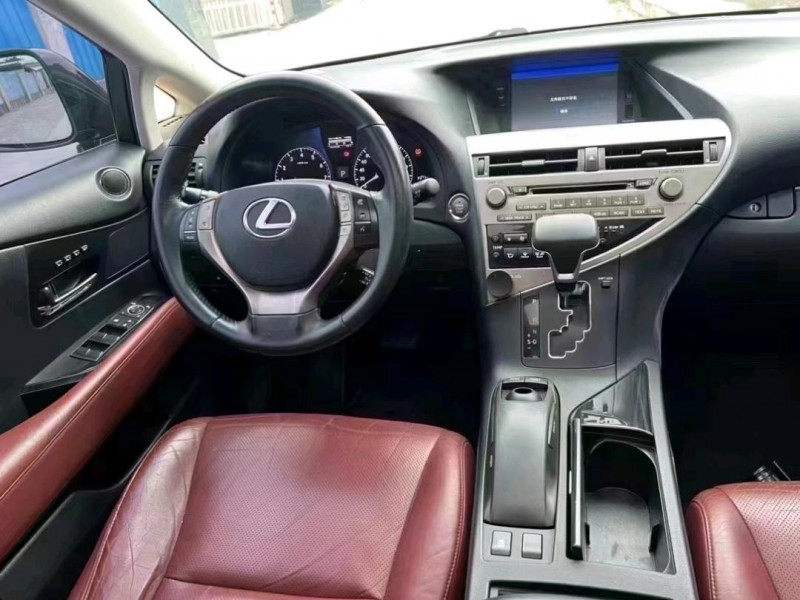 中山14年雷克萨斯RX8