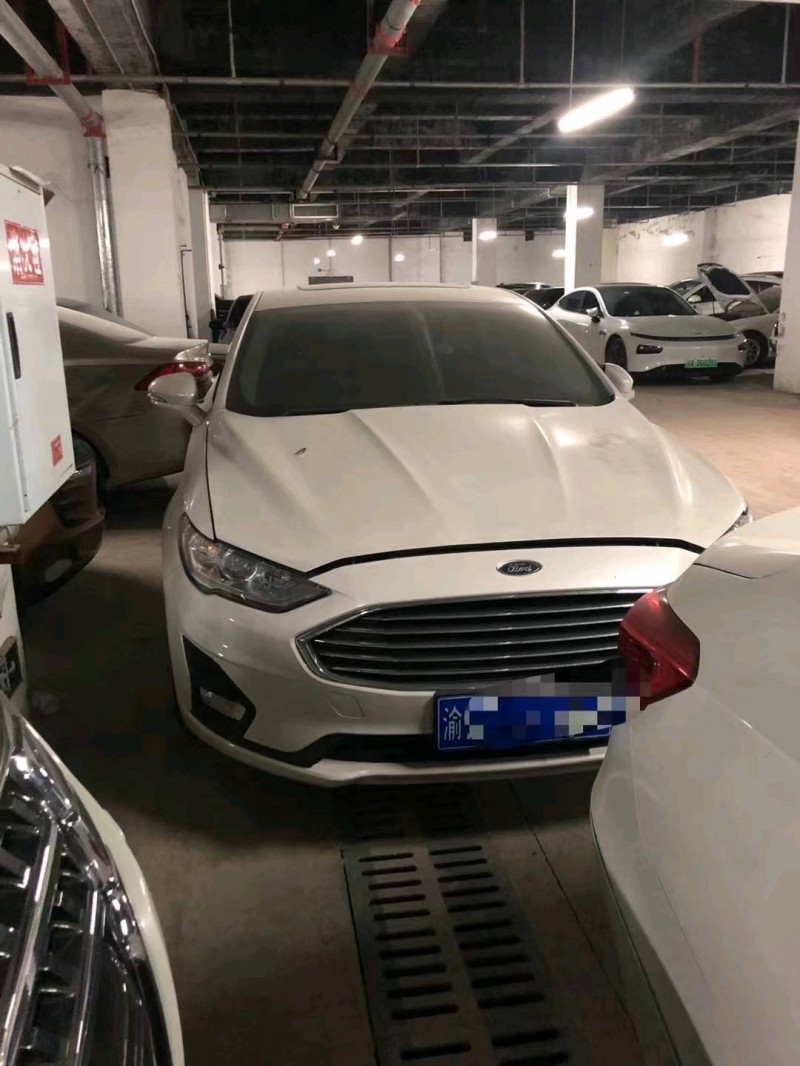 重庆20年福特蒙迪欧1