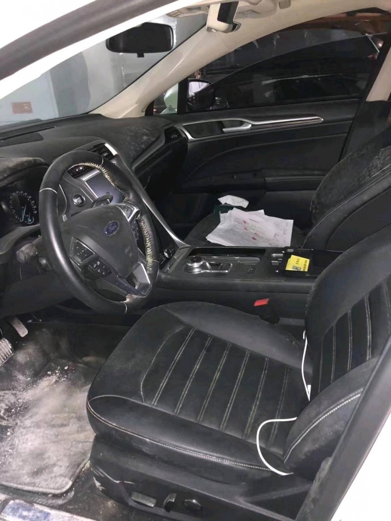 重庆20年福特蒙迪欧3