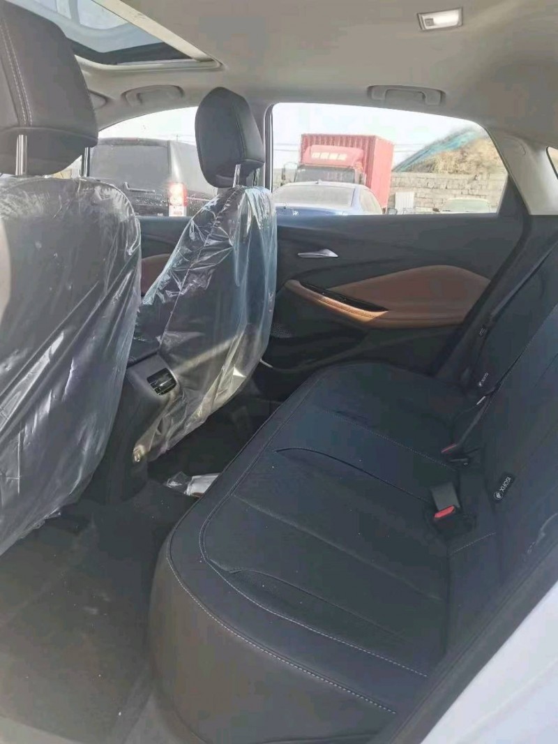 临沂22年别克威朗5