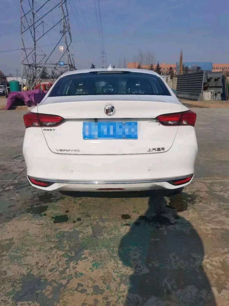 临沂22年别克威朗9