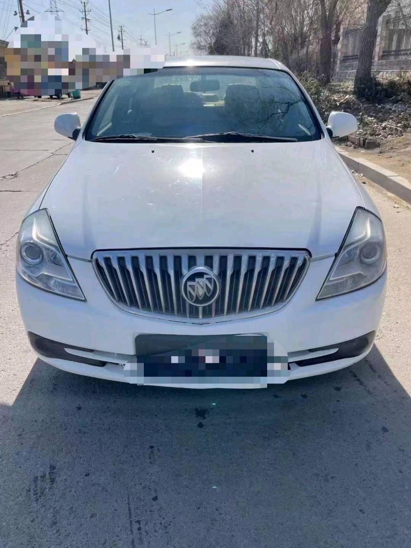 临沂16年别克凯越1