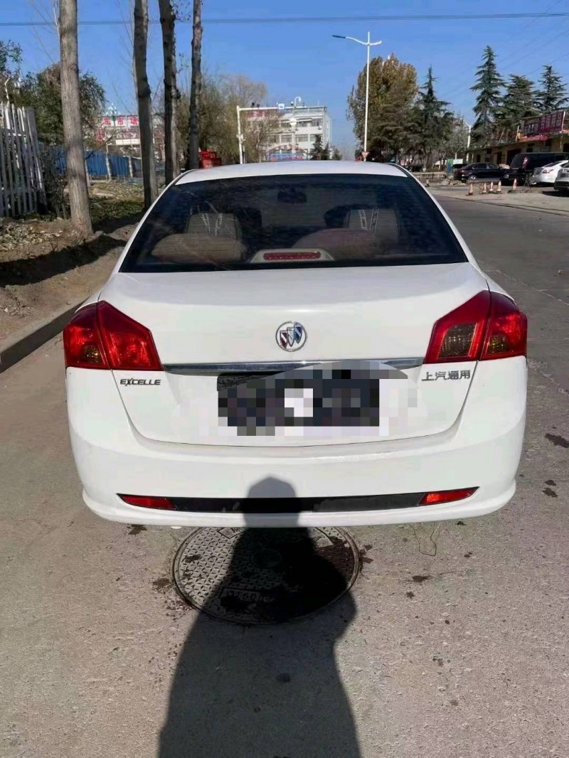 临沂16年别克凯越9