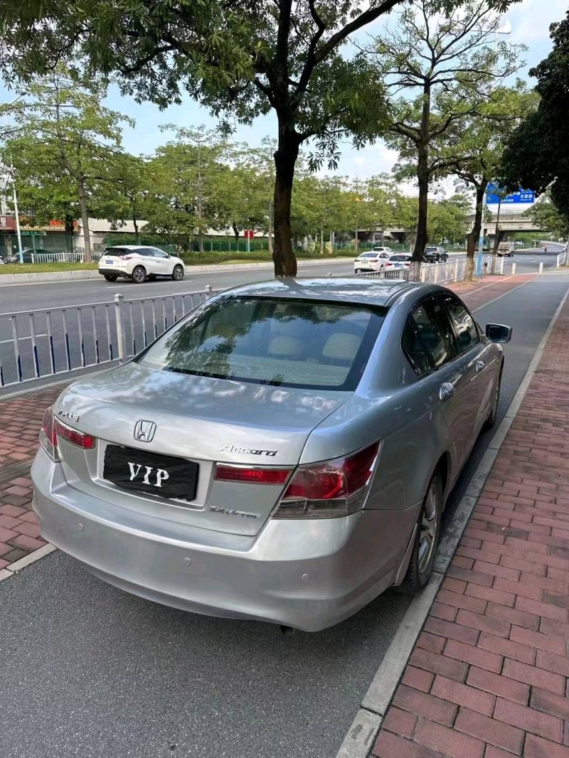 广州09年本田雅阁8