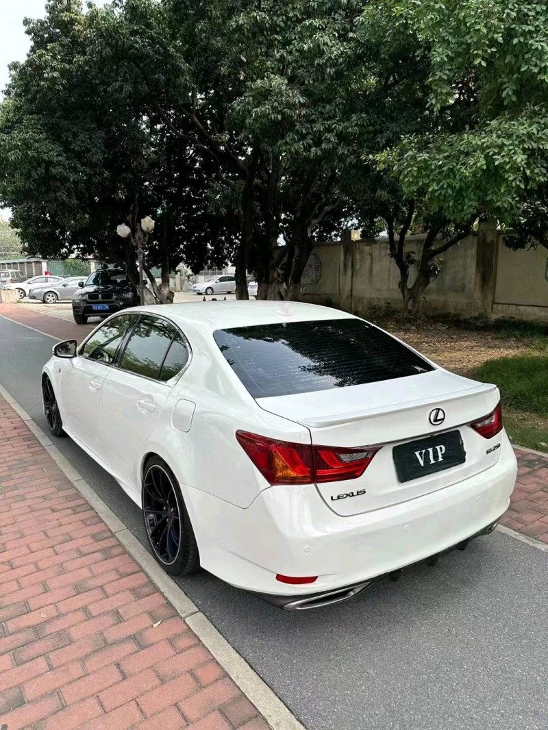 广州12年雷克萨斯GS7