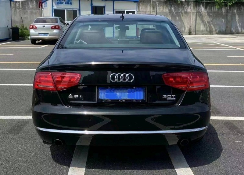嘉兴11年奥迪A8L5