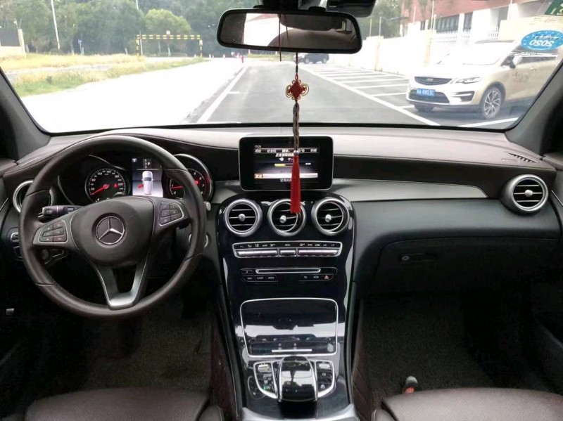 苏州19年奔驰GLC5