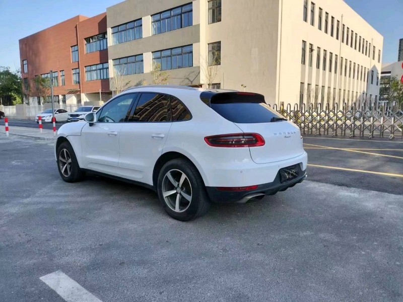 苏州15年保时捷Macan3