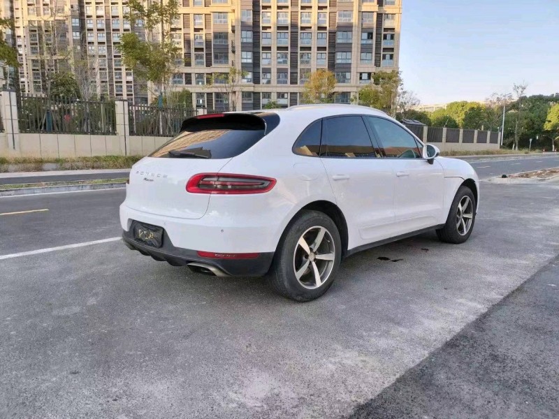 苏州15年保时捷Macan1