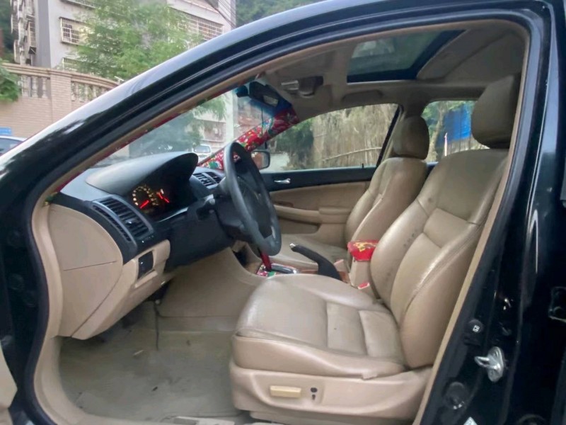 广州05年本田雅阁9