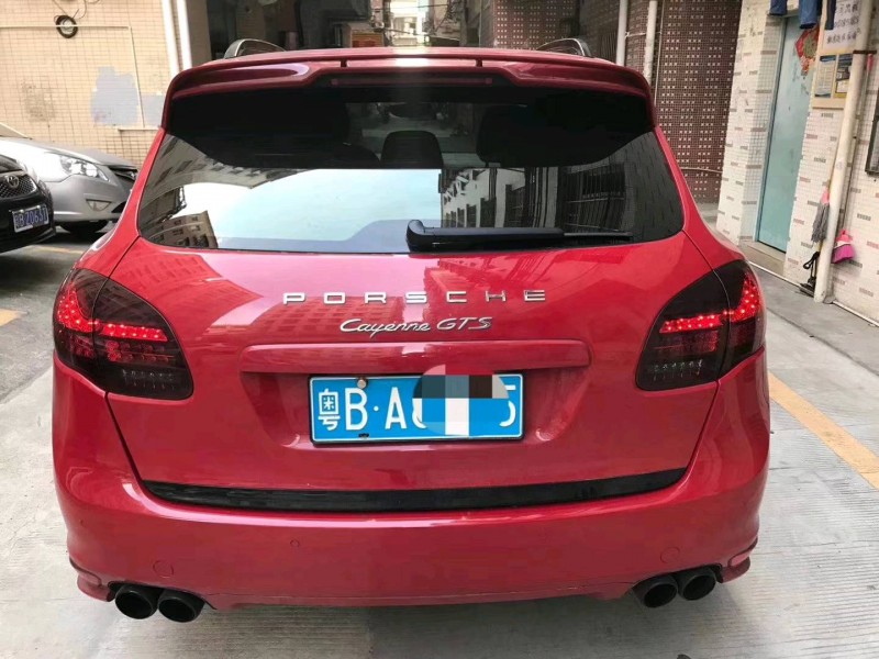 广州14年保时捷卡宴9