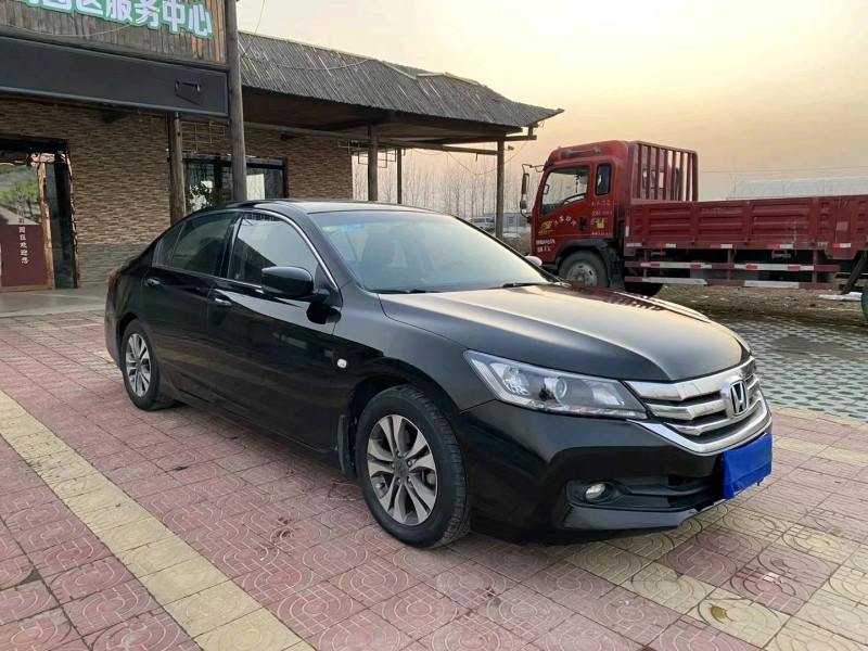徐州14年本田雅阁3